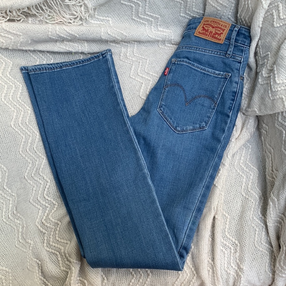 Levi’s 725 High Rise Bootcut